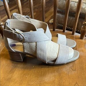 Naturalizer Women's Taupe Strappy Sandals With Heel. Good Condition. Size 8.5M.